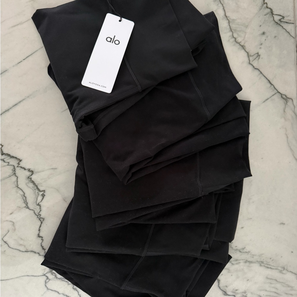 Alo Yoga High-Waist Leggings Bundle – Medium (5 Pairs, 7/8 Length)
